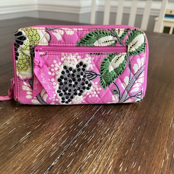 NWOT Vera Bradley zip around wallet - Picture 3 of 8